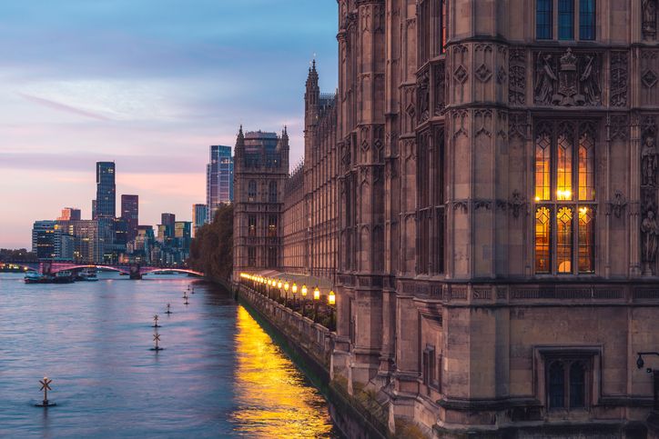 Operating in the UK: The International Business Guide to Compliance, Tax & Payroll