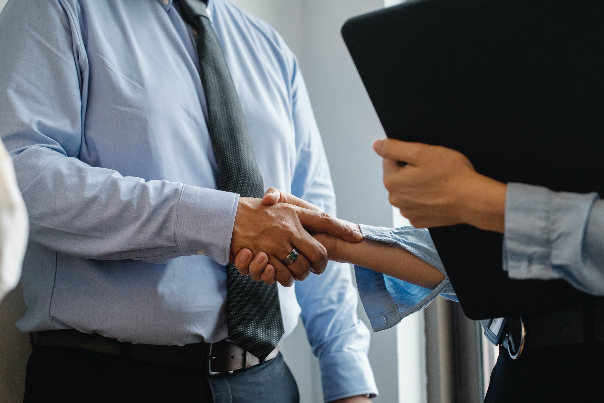 Learn the difference between business mergers and acquisitions with our guide. Both are strategies to increase a company's capabilities, but often misunderstood.